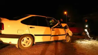 Kastamonu'da iki otomobilin çarpışması sonucu 8 kişi yaralandı