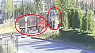 Kayseri'de Kamyon ile Tramvay Çarpıştı: 5 Yaralı
