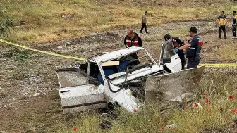 Kördeve köyü yakınlarında köprüden düşen otomobilde aynı aileden 2 çocuk hayatını kaybetti