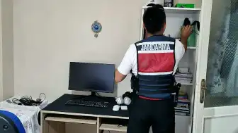 MİT'ten İstanbul ve Kocaeli'de Kredi Kartı Şebekesine Eş Zamanlı Operasyon: 3 Şüpheli Gözaltına Alındı
