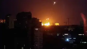 Rusya'dan Kiev'e Hava Saldırısı: Siviller Metro İstasyonlarına Sığındı