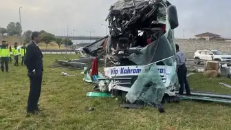 Anadolu Otoyolu Bolu Mevkiinde Yolcu Otobüsü Kaza Yaptı: 15 Yaralı
