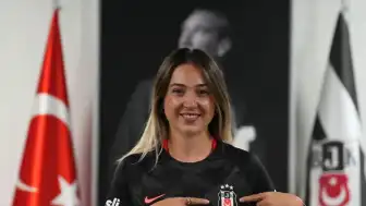 Beşiktaş Kadın Futbol Takımı Berna Yeniçeri Transferini Tamamladı