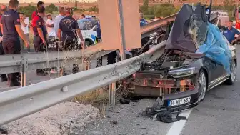 Düğün konvoyunda kaza: 1 ölü, 3 yaralı