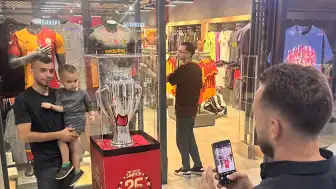 Düzce'de Galatasaray Şampiyonluk Kupası Sergilendi