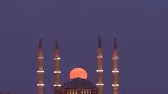 Edirne'de Dolunay, Selimiye Camii Üzerinde Görkemli Bir Manzara Oluşturdu