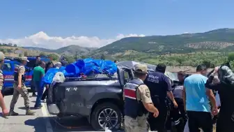 Erzincan'da Kamyonetin Devrilmesi Sonucu 1 Kişi Öldü, 3 Kişi Yaralandı