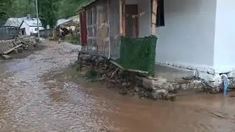Erzurum Oltu'da Sağanak Yağış Sel Felaketine Yol Açtı
