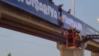 Gebze'de Üst Geçitte Ölü Adam Bulundu