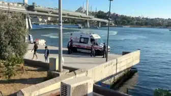 Haliç'te Tur Teknesinin Köprü Ayağına Çarpması Sonucu Denize Düşen Personel Ölü Bulundu