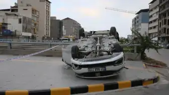 Hatay'da Trafik Kazası: 2 Kişi Hayatını Kaybetti, 3 Kişi Yaralandı