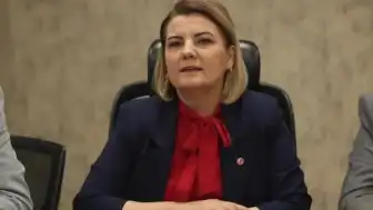 İçişleri Bakanlığı Duyurdu: İzmit Belediye Başkanı Fatma Kaplan Hürriyet Görevden Uzaklaştırıldı