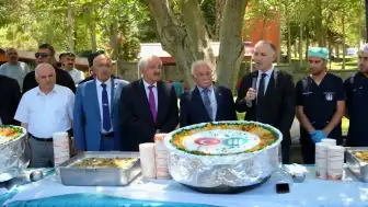 İnönü Üniversitesi'nde geleneksel aşure ikramı gerçekleştirildi