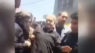 İran Cumhurbaşkanı Pezeşkiyan ve Dışişleri Bakanı Arakçi'ye Cenaze Töreninde Saldırı Düzenlendi