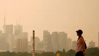 Kanada'daki Orman Yangınlarının Dumanları Toronto ve ABD Sınırına Ulaştı