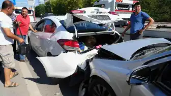 Kocaeli'de zincirleme trafik kazası: 1'i çocuk 3 yaralı