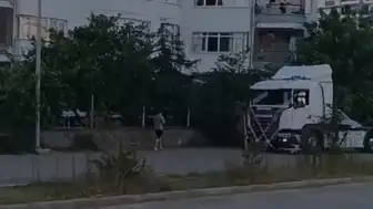 Kozan'da Düğün Konvoyundaki Kamyon Sürücülerine Havalı Korna Cezası