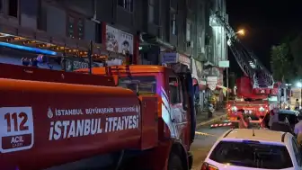 Küçükçekmece'de İş Merkezinde Yangın: 4 İş Yerinde Hasar Oluştu