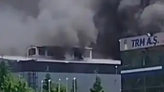 Sakarya Hendek'te Geri Dönüşüm Fabrikasında Yangın