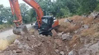 Sakarya'da İş Makinesiyle Define Kazısı Yapan 5 Şüpheli Yakalandı