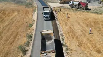 Şanlıurfa Büyükşehir Belediyesi Suruç İlçesinde 8 Kilometrelik Asfalt Çalışmasını Tamamladı