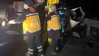 Tekirdağ'da tır dorsesinin ayrılması sonucu meydana gelen zincirleme kazada 3 kişi yaşamını yitirdi