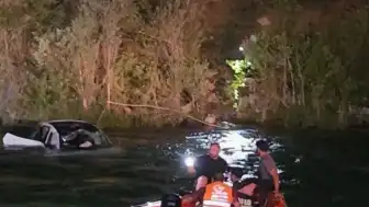 Tunceli'de otomobilin Munzur Nehri'ne yuvarlandığı kazada bir kişi hayatını kaybetti