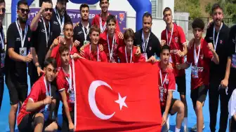 U16 Erkek Hokey Milli Takımı Avrupa Şampiyonu Unvanını Kazandı
