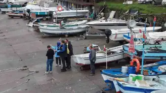 Akçakoca'da Fırtına Sonrası 4 Tekne Zarar Gördü, Ekipler Hasar Tespiti Yaptı