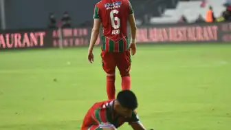 Karşıyaka'da Futbol Takımından İstifalar ve Protestolar