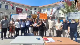 Üç Okul Tek Binada Eğitim Veriyor: Velilerden İmza Kampanyası
