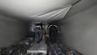 Kocaeli'de Gıda Yüklü Tırda 95 Bin Paket Elektronik Sigara Tütünü ve Kaçak Sigara Ele Geçirildi