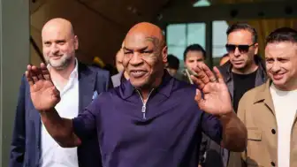 Mike Tyson İstanbul'da: 'Tuzlu Kahve' dizisi için geldiği iddia edildi