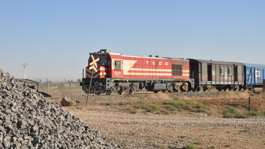 Suriye Sınırındaki 350 Kilometrelik Demiryolu Hattı Yeniden Ulaşıma Açıldı