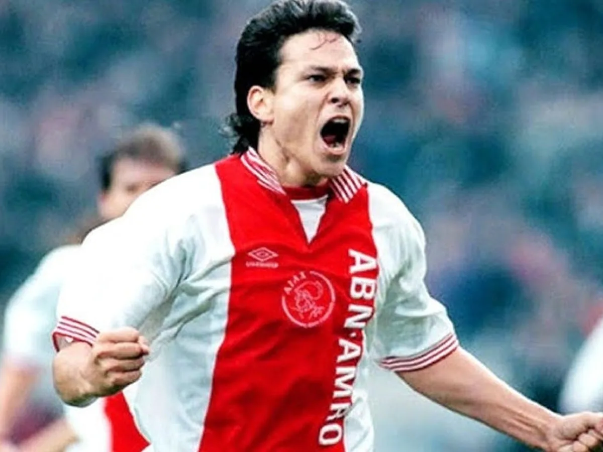 Efsane futbolcu 55 yaşında yeniden sahada: Oğluyla birlikte oynayacak