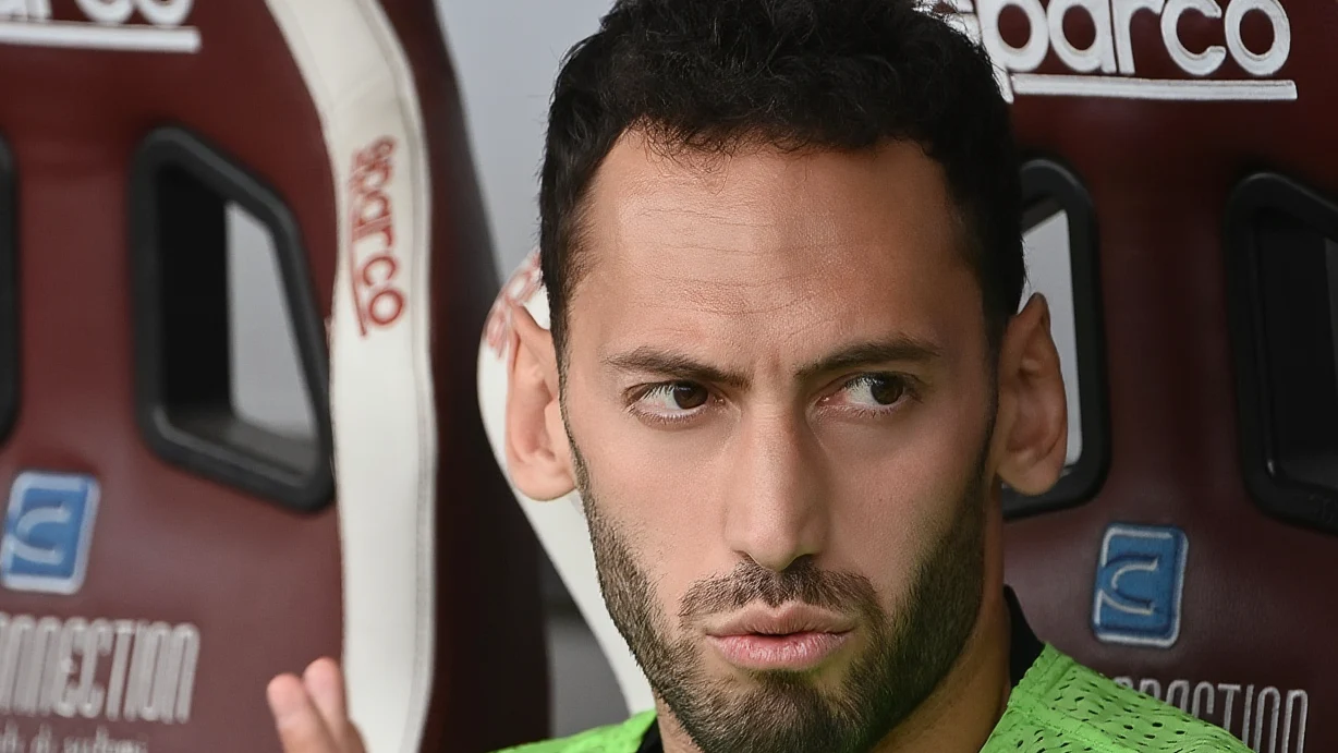 Hakan Çalhanoğlu'nun sakatlığı Inter'i sarstı