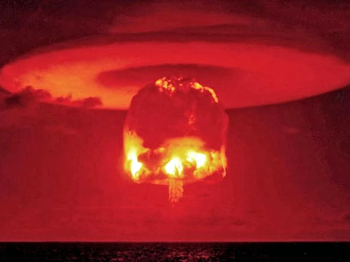 ABD'nin Nükleer Deneyi 'Castle Bravo' Beklenenin Üç Katı Güçle Patlayarak Felakete Yol Açtı