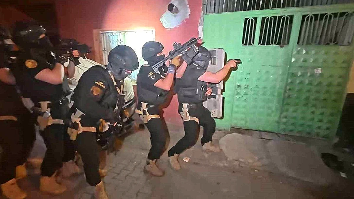 Adana'da DEAŞ'a Yönelik Operasyonda 16 Şüpheli Gözaltına Alındı