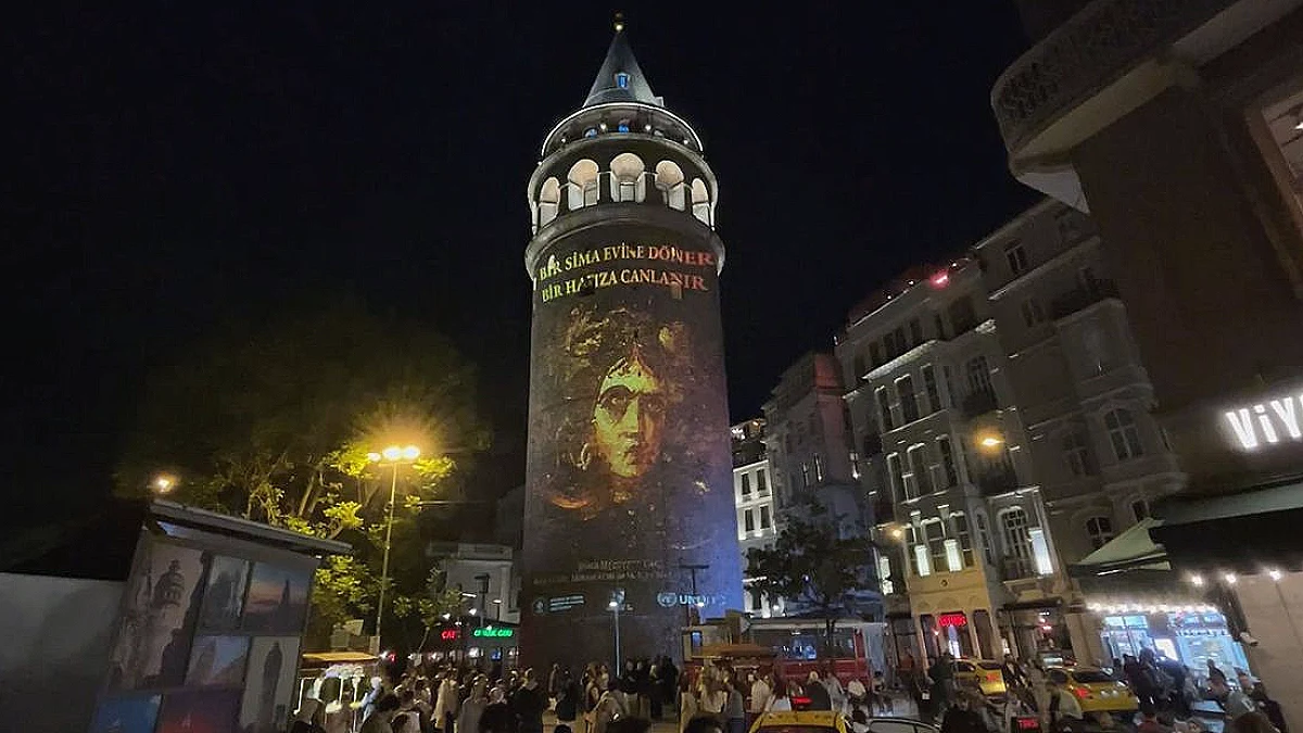 Galata Kulesi'nde Kültür Varlığı Kaçakçılığına Karşı Işık Gösterisi Yapıldı