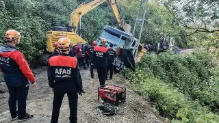 Rize'de kamyondan atlayan sürücü hayatını kaybetti