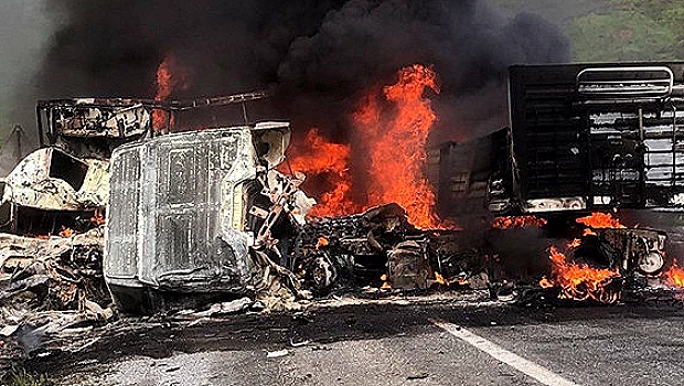Van-Tatvan kara yolunda feci kaza: 2 kişi hayatını kaybetti